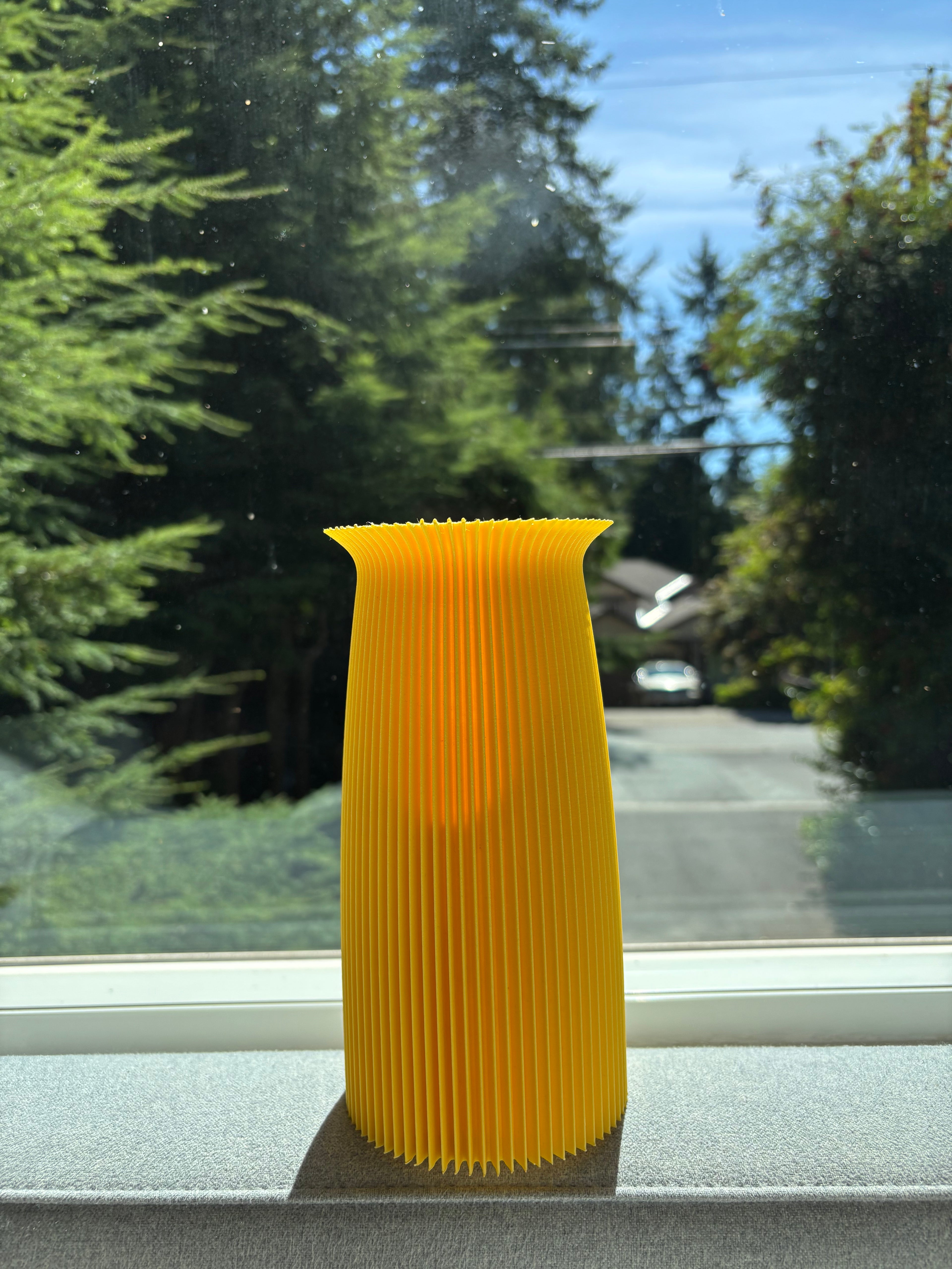 Yellow Aurora Vase – Modern Minimalist Elegance
